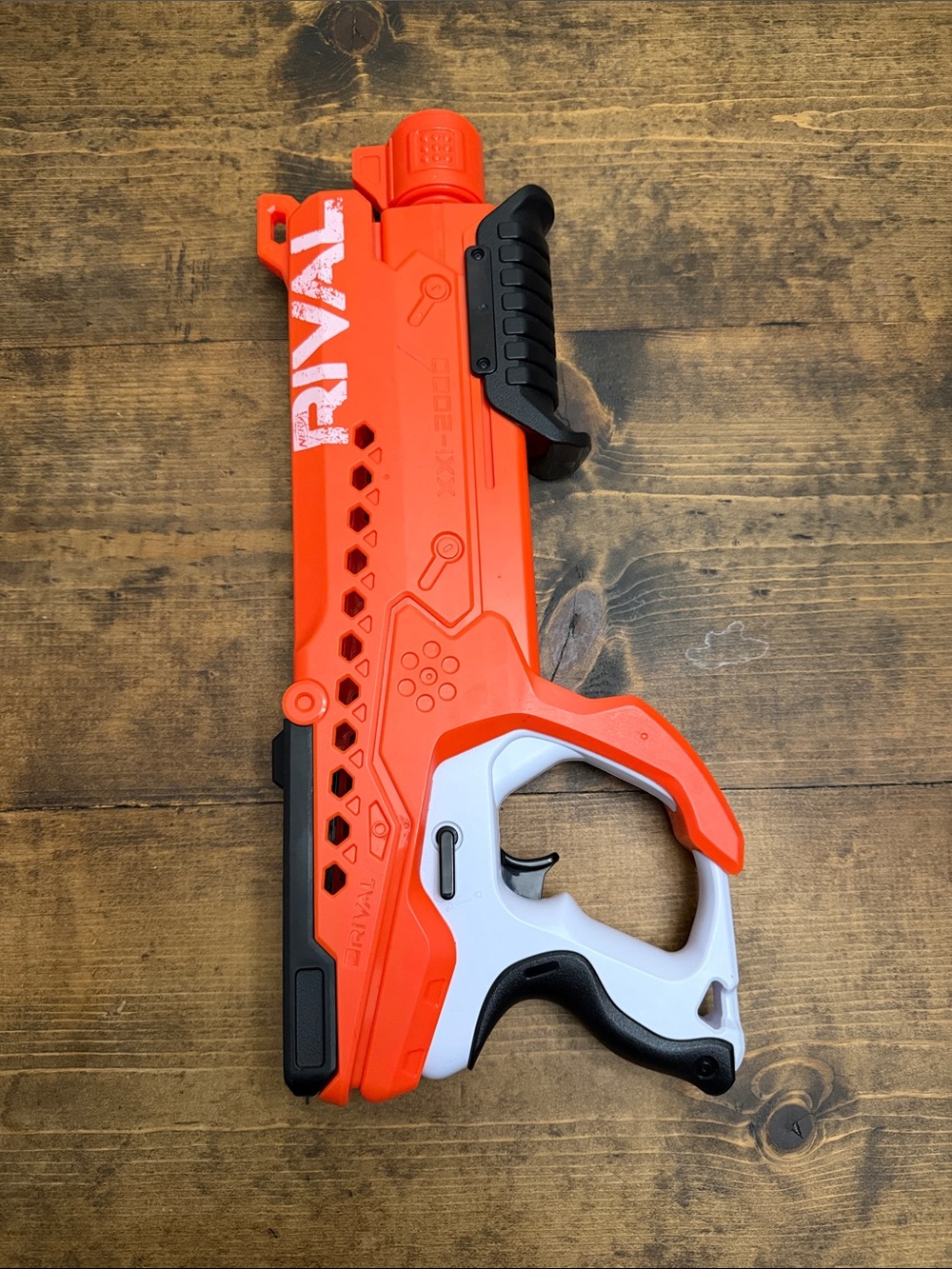 Nerf Rival Curve Shot Helix XXI-2000 Orange Blaster